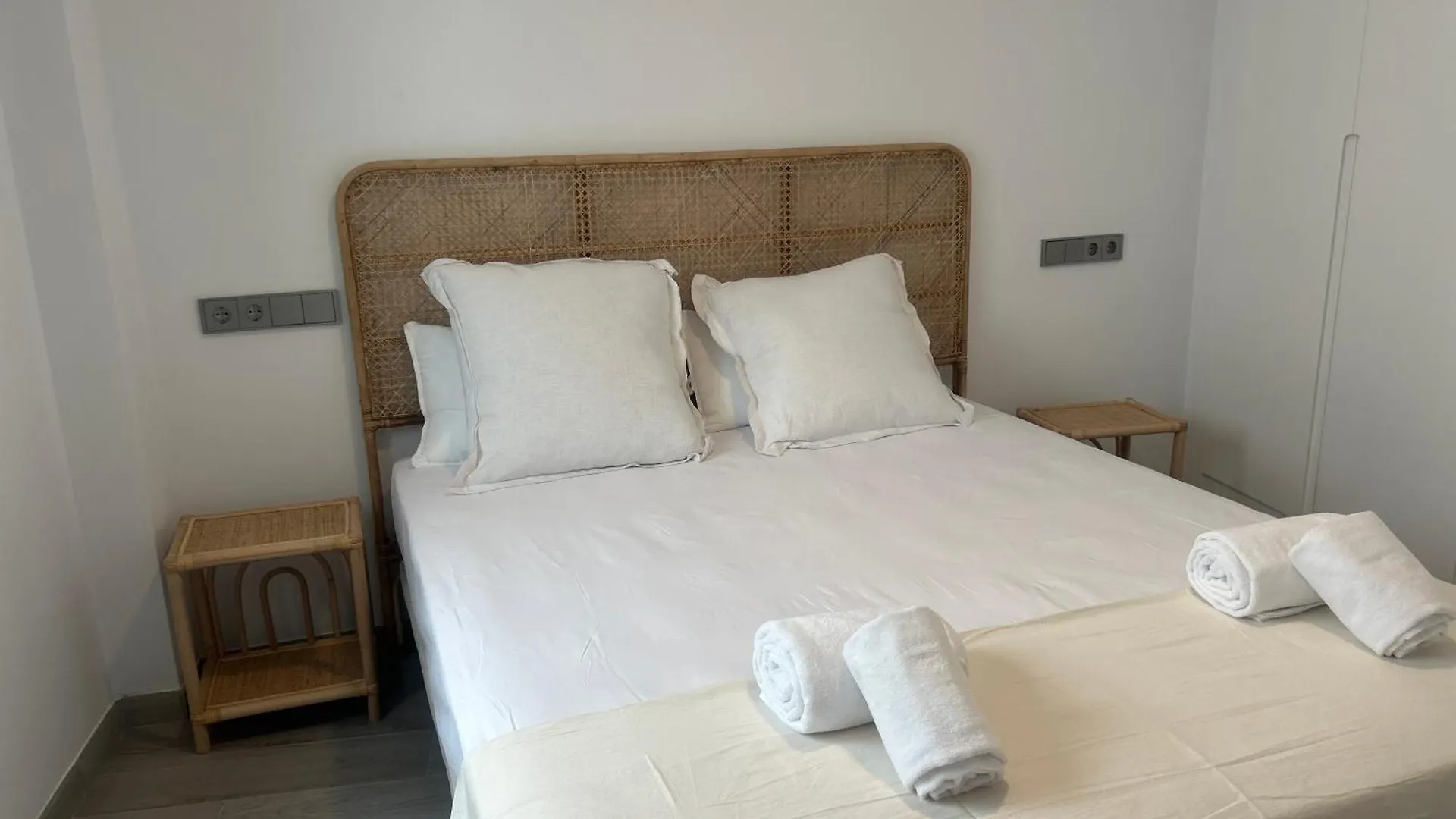 Selecta Marbella Sentire Apartaments 0*,  Spain